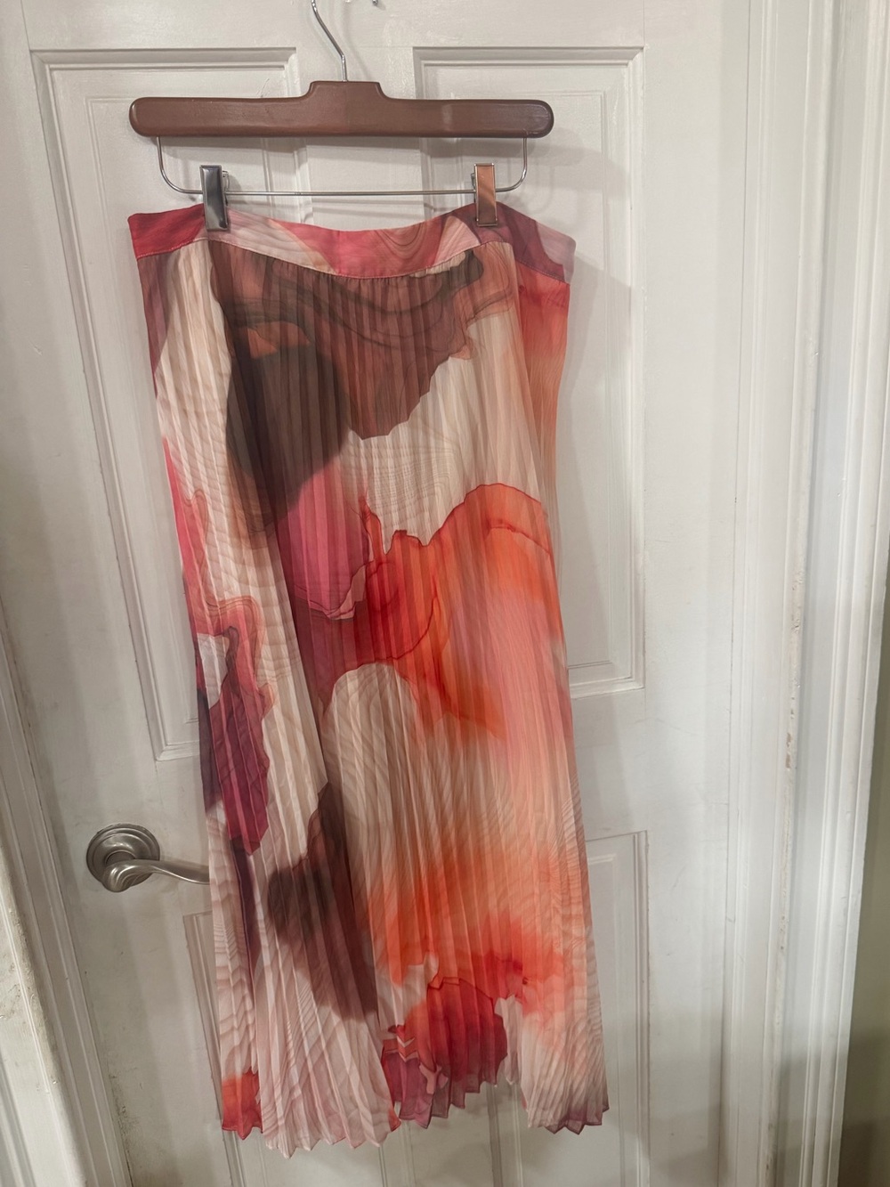 Express Pleated Mid-Length Floral Watercolor Skirt in Coral & Pink